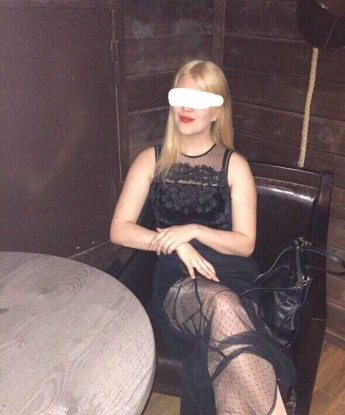 💭 Живу в Москве, в этом бесконечно соблазнительном городе, где ночь оживляет самые потаенные желания. 🌃
Мои услуги - это воплощение самых страстных и скрытых фантазий. Со мной ты сможешь погрузиться в мир незабываемого блаженства и сексуального удовольствия. 👄💦 Каждое наше свидание будет полным любви, нежности и страсти. 🔥
У меня есть потрясающие отзывы от моих довольных клиентов, которые погружаются в нашу совместную игру без остатка. 🌟 Не стесняйся, я уверена, что ты останешься в полном восторге от нашей встречи! 😉
В моем арсенале есть большое количество фотографий, чтобы ты мог полюбоваться моей изысканной внешностью, прежде чем мы встретимся. 📸💋
Готов испытать невероятные ощущения? Тогда не теряй время и смело свяжись со мной, и я сделаю все, чтобы твоя фантазия стала реальностью. Жду тебя, мой загадочный незнакомец! 💖 Ангелина
